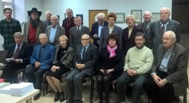Vilniuje, Žurnalistų namuose po jubiliato knygos pristatymo. Centre Algimantas Indriūnas su žmona Danute. 2019 m.